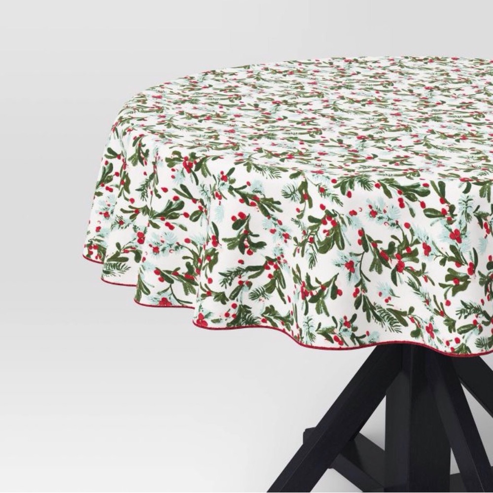 Threshold Holiday Christmas Berries Tablecloth Round Cotton 70" Farmhouse NEW